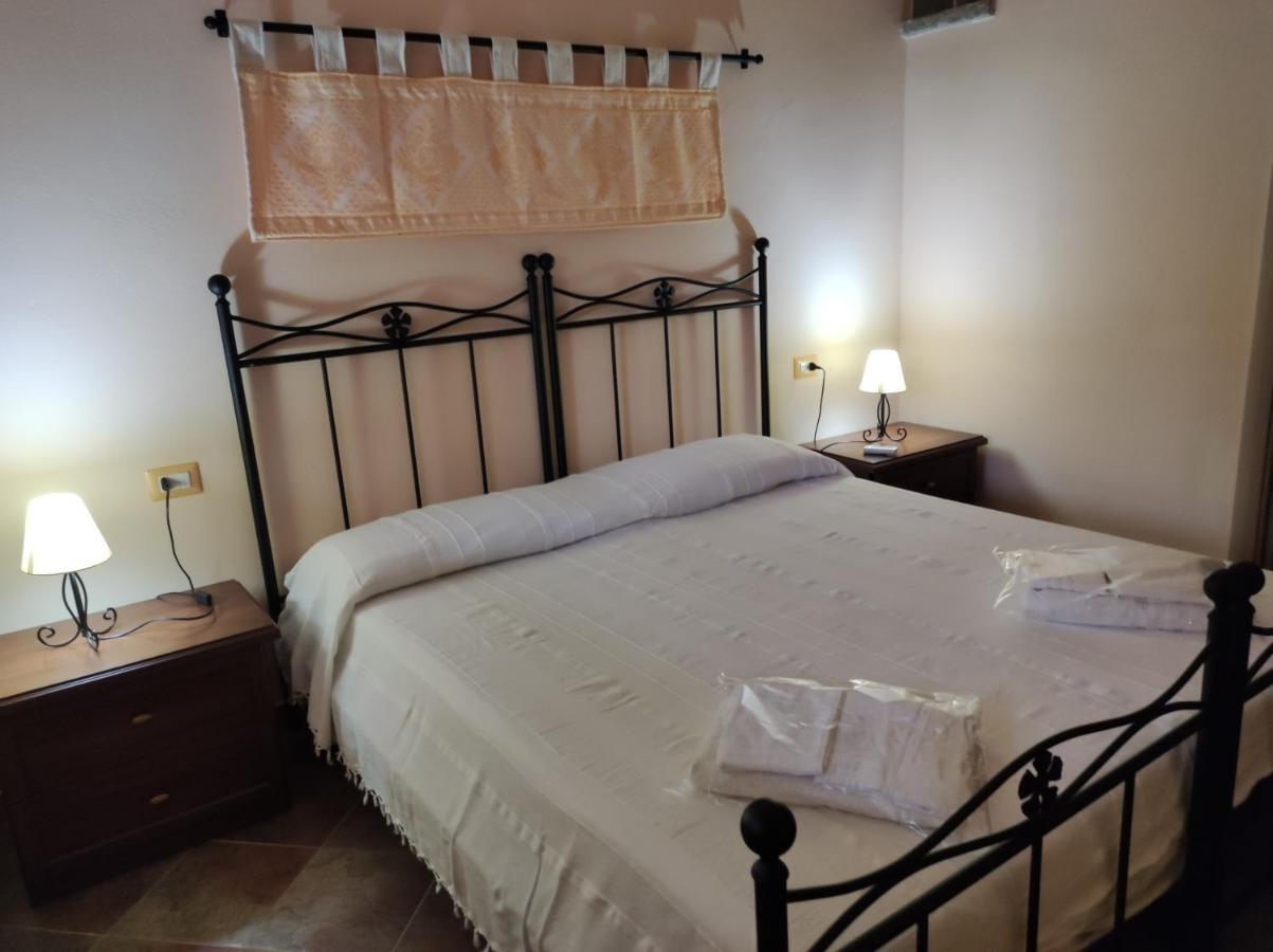 Donna Violante Porto Corallo Affittacamere 빌라푸주 외부 사진